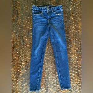 AMERICAN EAGLE next level stretch jeggings.  Size 8 regular.